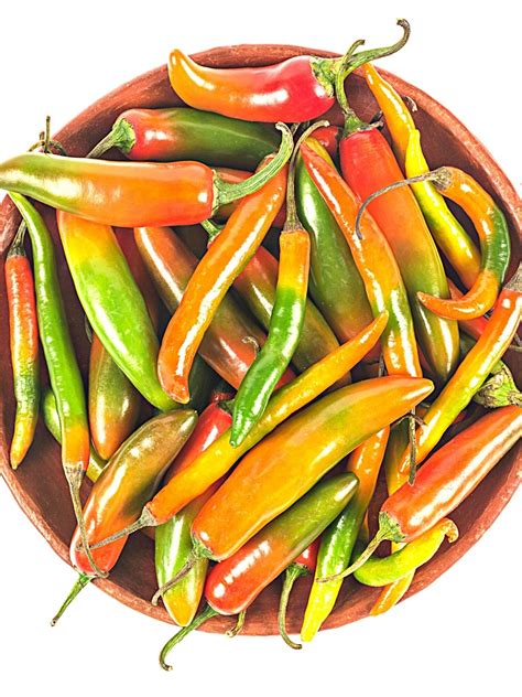 What Are Serrano Peppers? All About Their Delicious Uses | Spice and Life