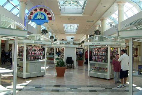 Great Lakes Crossing - mall in Auburn Hills, Michigan, USA - Malls.Com