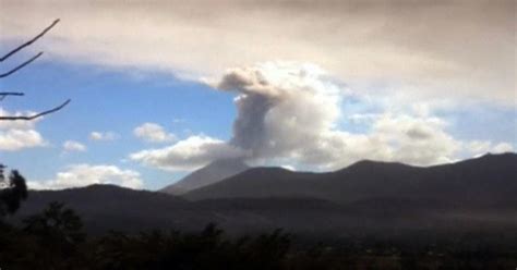 El Salvador volcano erupts - CBS News