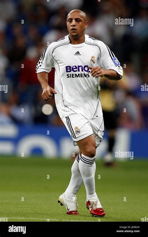 ROBERTO CARLOS REAL MADRID CF THE BERNABEU MADRID SPAIN 26 September ...