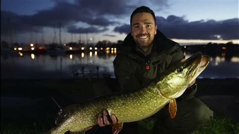 Pike fishing trip with my brother on the Lancaster Canal in the UK Pike Anglers Club PAC water ...