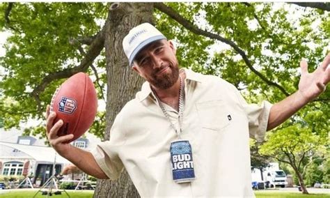 Travis Kelce Shares His Happy Moment When His Beloved Fans Asked To ...