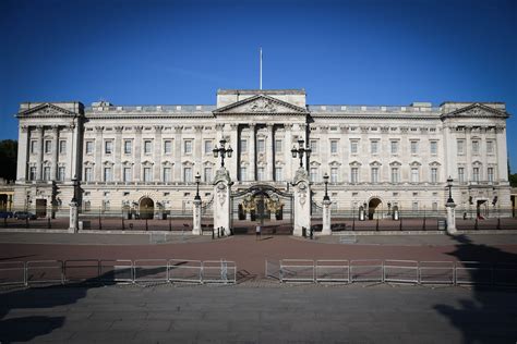 Buckingham Palace | London sightseeing, London tours, London walking tours