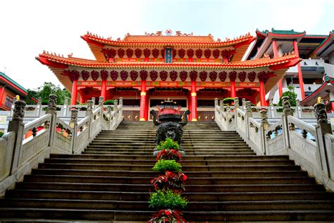 Happycat | Taoist temple, China architecture, Chinatown singapore