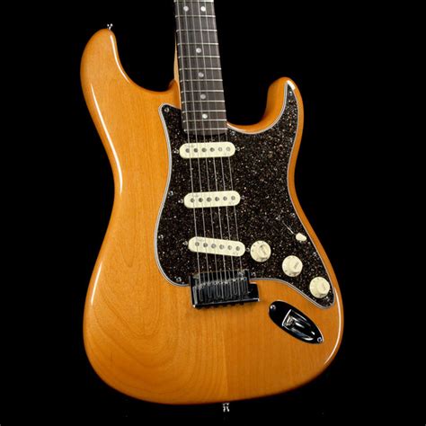 Fender American Deluxe Stratocaster Amber 2011 | The Music Zoo