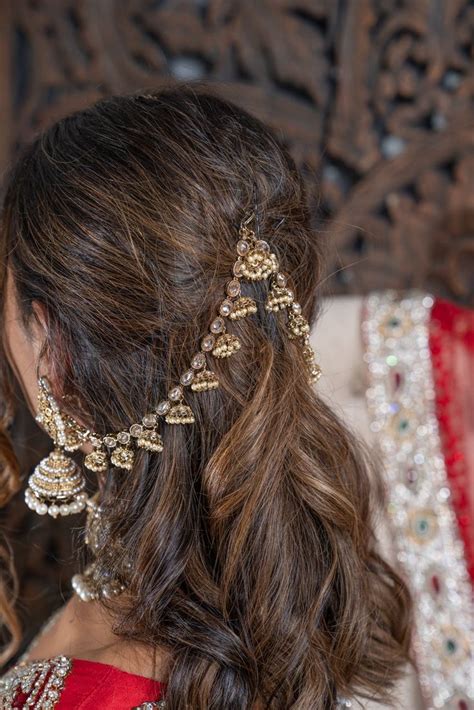 Gold Bahu Bali Style Kaan Chain | Indian hair accessories, Hair chain wedding, Indian hairstyles