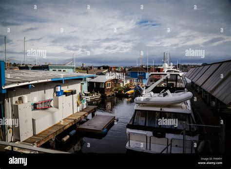 Houseboats and floating homes on Lake Union, Seattle, Washington Stock ...