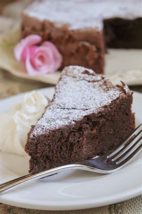 Easy Flourless Chocolate Torte (Only 5 Ingredients) - Christina's Cucina