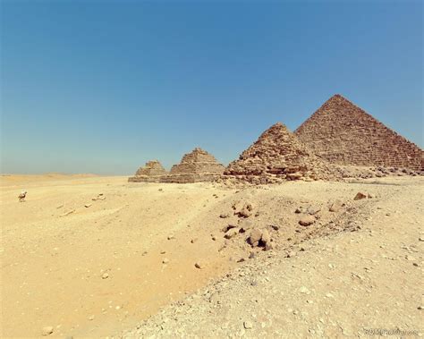 Egyptian pyramids in the desert wallpapers and images - wallpapers ...