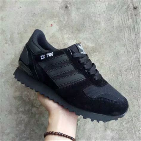 Jual Sepatu Kets Pria Sneakers Adidas ZX Best Seller di lapak Diarashop Online diarashop_online