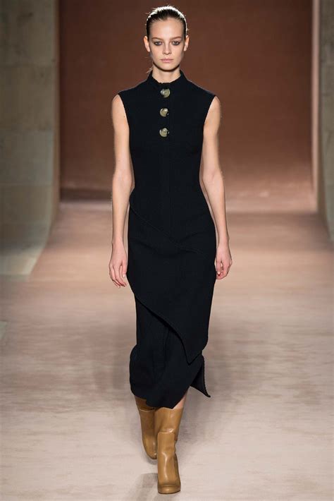 Victoria Beckham Fall 2015 Ready-to-Wear Collection | Vogue