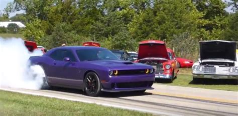 Hellcat Challenger does a massive burnout (Video) - DodgeForum.com