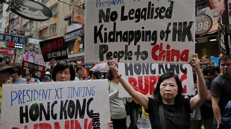 World #2 – Thousands march in Hong Kong against extradition law