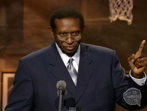 Earl Lloyd, first black player in the NBA and former Detroit Piston, dead at 86 | Michigan Radio