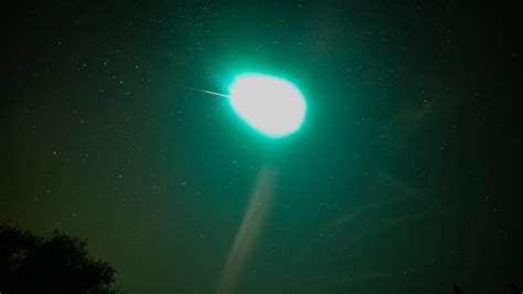 Booming meteor fireballs lit up weekend as space celebrated Labor Day - CNET