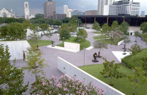 Cullen Sculpture Garden | The Museum of Fine Arts, Houston