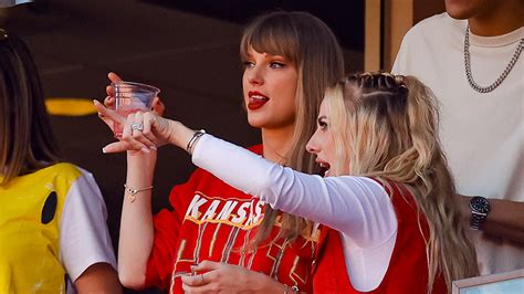 Taylor Swift Fans Discover The Singer Got A Chiefs Jersey In 2015