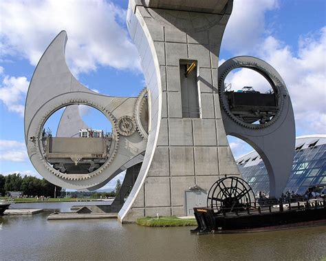 Falkirk Wheel: Rotating Boat Lift in Scotland | Amusing Planet