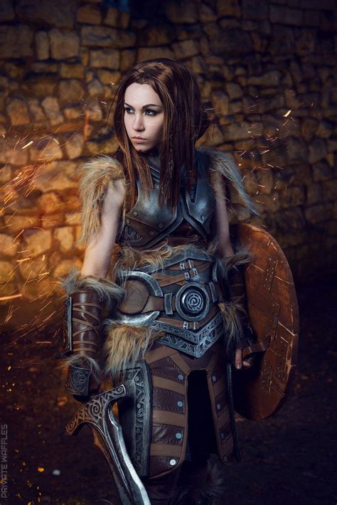 Lydia (Skyrim) Cosplay by ErinLiona | Skyrim cosplay, Fantasy art warrior, Female armor