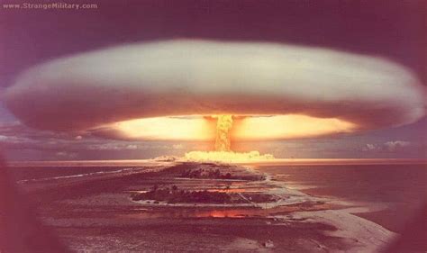 26 Photographs of the Frightening Strength of Nuclear Weapons from the Bikini Atoll Tests