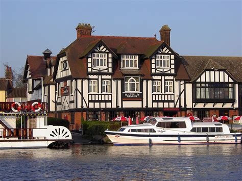 Norfolk Broads Tourist Information Guide