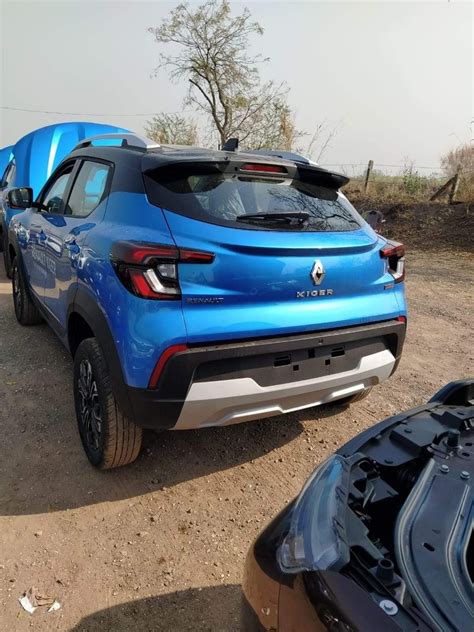 Three Renault Kiger Colors Spotted At A Dealership Yard - Launch Soon!