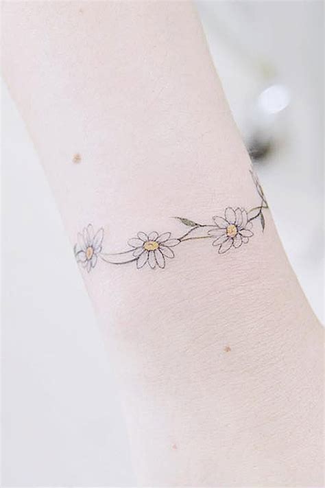 Beautiful Tattoo of a Daisy Ideas You Will Want to Copy - Glaminati