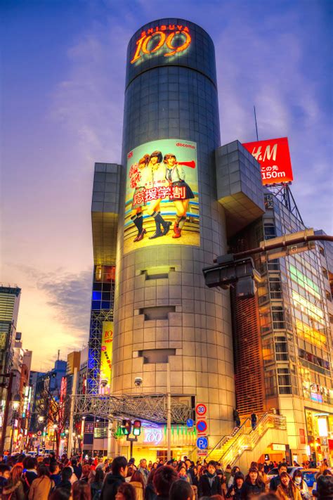 Dusk at Shibuya 109 tonight! | Tokyo Fashion