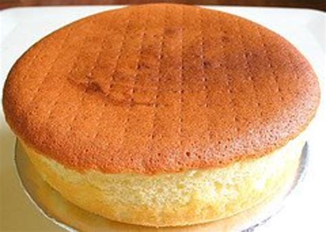 How to Make a Basic Sponge Cake - Delishably