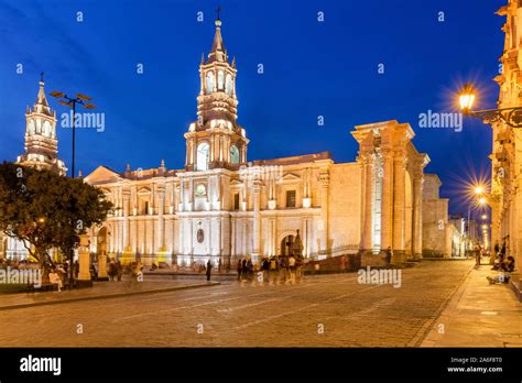 Architecture arequipa fotografías e imágenes de alta resolución - Alamy