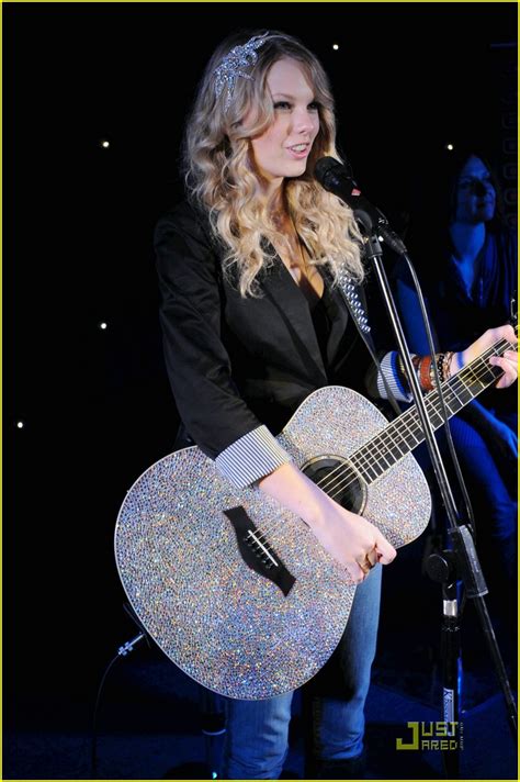 Taylor Swift Makes Manchester Music | Photo 78641 - Photo Gallery ...