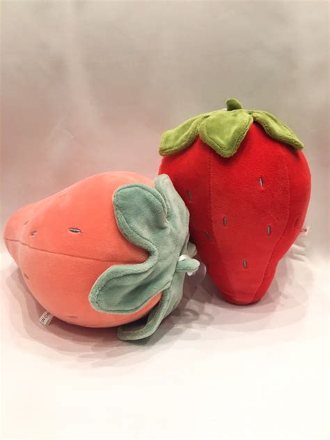 7" Strawberry Plush — Anime Palace