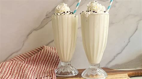 Old-Fashioned Vanilla Milkshake Recipe