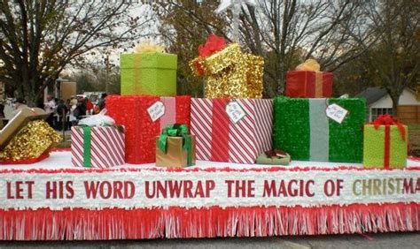 Great Noel Tradition: The Parade of Santa, I Can’t Wait To See This Parade - DIY Discovers