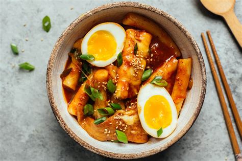 Best Cheesy Tteokbokki Recipe | Food Network Canada