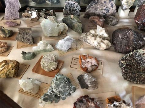 Lot - Mineral Collection