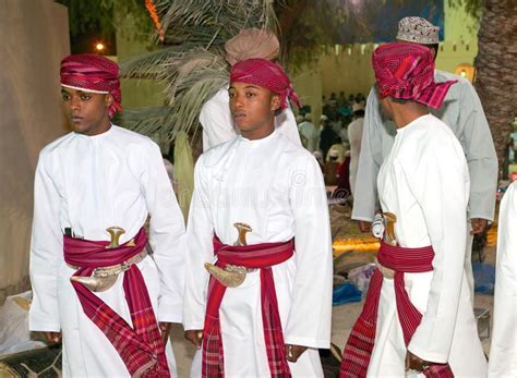 Image result for omani clothing | Traditional dresses, Omani clothing, Traditional outfits