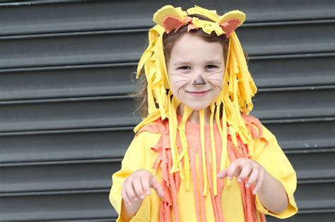 No-Sew DIY Lion Costume - TfDiaries