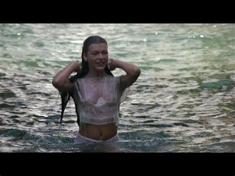 return to the blue lagoon bath scene in 2022 | Milla jovovich, High ...