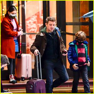 Jeremy Renner Films ‘Hawkeye’ Scenes, Seemingly with Clint Barton’s Kids! | Ava Russo, Cade ...