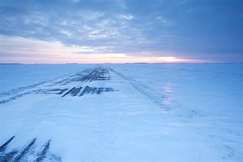 Manitoba Winter Stock Photos, Pictures & Royalty-Free Images - iStock