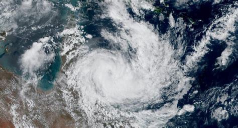 Tropical-Cyclone Jasper: Cairns Hospital open to all critical services ...