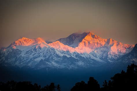 Kangchenjunga Red Photograph by Philipp Weindich - Fine Art America