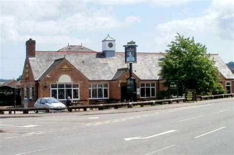 The Green Lady, Caerphilly © Jaggery cc-by-sa/2.0 :: Geograph Britain and Ireland