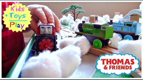 Thomas and Friends Dustin Comes in First Story on Wood Play Table ...