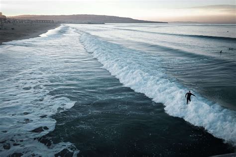 Hermosa Beach | Wavehuggers Surf School