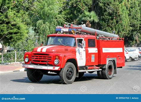 ZIL 130 editorial stock photo. Image of fire, russian - 39952753