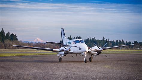 Professional Airplane Pilot Program | HillsboroAeroAcademy