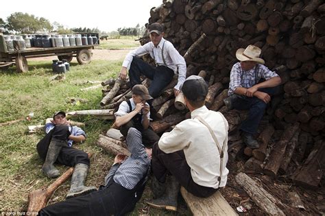 Photographer Jordi Ruiz Cirera captures Bolivian Mennonites | Daily Mail Online