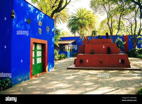 Frida kahlo museum mexico city hi-res stock photography and images - Alamy